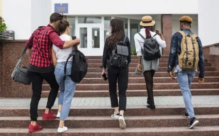 Survei Terbaru: 47% Mahasiswa AS Pertimbangkan Ganti Jurusan Karena Kekhawatiran AI