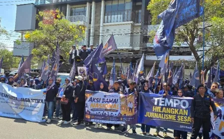 Ratusan Kader NasDem Demo di Surabaya, Tuntut Tempo Minta Maaf ke Surya Paloh