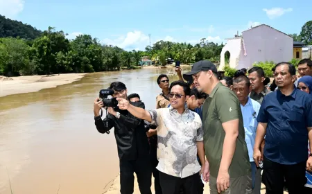 Bobby Nasution Tinjau Banjir Tapteng dan Janji Percepat Pembangunan Tanggul