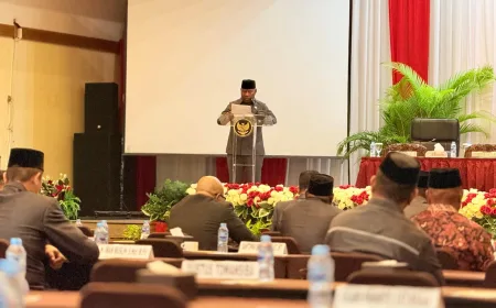 Gubernur Papua Barat Akui Capaian Pendidikan dan Sosial Masih Rendah di LKPJ 2025