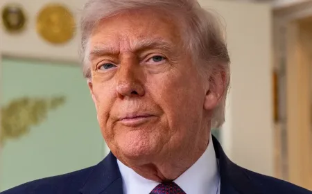 Trump Bagikan Ulang Gambar AI Yesus Memberkati Dirinya, Kontroversi Meningkat