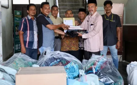 Kemendagri Salurkan Bantuan Perlengkapan Ibadah untuk Korban Banjir Aceh Barat