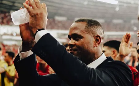 Patrick Kluivert Tiba di Jakarta dan Dapat Sambutan Hangat dari Warga Indonesia