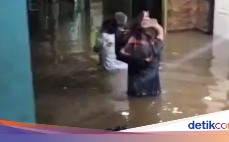 Banjir Kebon Pala Jakarta Timur Terjang, Tinggi Air Capai 1 Meter