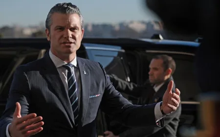 Menhan AS Pete Hegseth Dirujak Usai Bacakan Doa Fiktif Film di Pentagon