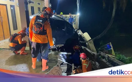 Longsor Garasi Rumah di Bogor Akibat Hujan Deras, Mobil Tertimbun Lumpur