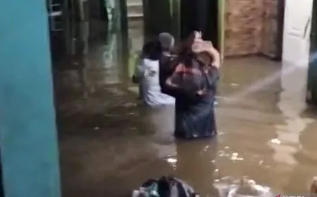 Sungai Ciliwung Meluap, 21 RT di Jaksel dan Jaktim Terendam Banjir