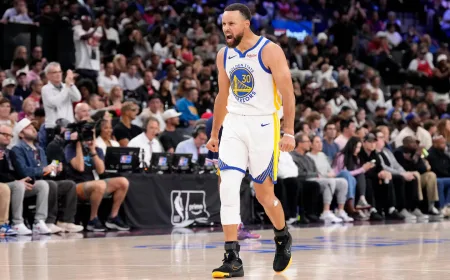 Stephen Curry Diselamatkan Sepatu Nike Kobe 4 Protro dari Cedera Pergelangan Kaki