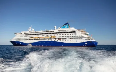 Kapal Pesiar Celestyal Discovery Jadi yang Pertama Lewati Selat Hormuz Pasca Perang Iran