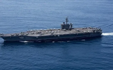 Kapal Induk USS Abraham Lincoln dan USS Tripoli Tidak Kekurangan Makanan, Klaim Angkatan Laut AS