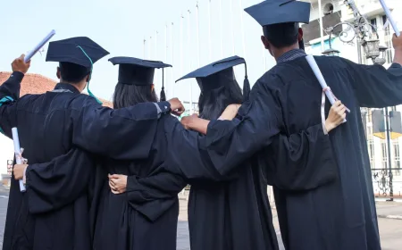 Kekhawatiran AI Dorong Muda-mudi Tempuh Pendidikan Pascasarjana sebagai 'Perlindungan' Karier