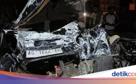 Truk Rem Blong Tabrak 5 Kendaraan di Probolinggo, 4 Orang Sekeluarga Tewas