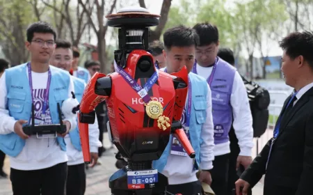Robot Humanoid Kalahkan Pelari Manusia di Half Marathon Beijing, Tunjukkan Kemajuan Pesat
