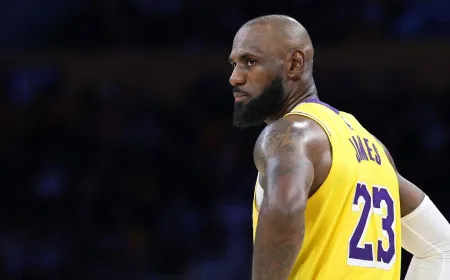 Adam Silver Optimis LeBron James Akan Tetap Bermain di Musim NBA 2026-2027