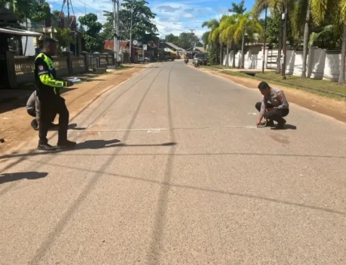 Polisi Olah TKP Kecelakaan di Merauke, Korban Alami Luka Berat