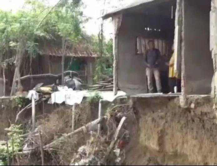 Longsor di Bantaran Kali Cikarang Rusak 4 Rumah, Warga Mendesak Pembangunan Tanggul