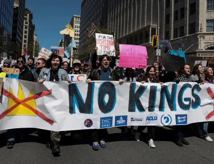 Bisakah Trump Dimakzulkan Karena Picu Perang AS-Iran dan Krisis Global?