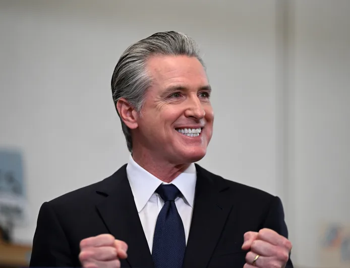 Perintah Eksekutif Gavin Newsom tentang Kecerdasan Buatan dan Implikasinya