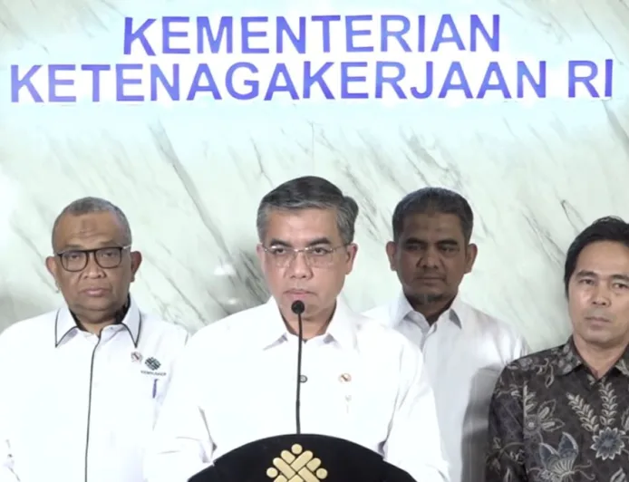 WFH Tidak Berlaku untuk Karyawan di 8 Sektor Vital, Simak Daftarnya