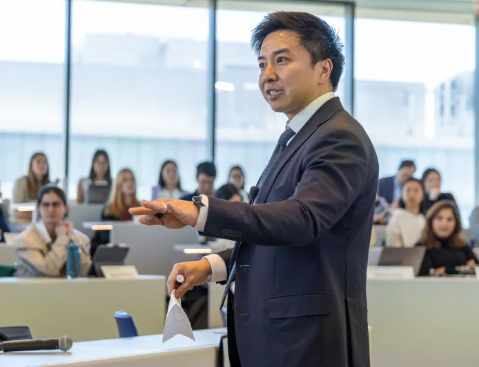 Profesor Ciptakan Alat AI yang Mengajukan Pertanyaan untuk Memacu Berpikir Siswa