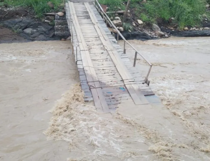 Banjir Bandang Aceh Tengah: 2 Jembatan Darurat Ambruk dan Desa Terisolasi
