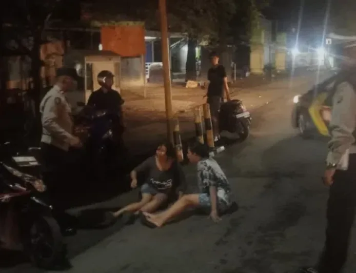 Kecelakaan Tunggal di Simpang Pagutan Mataram: Dua Pemotor Luka-luka