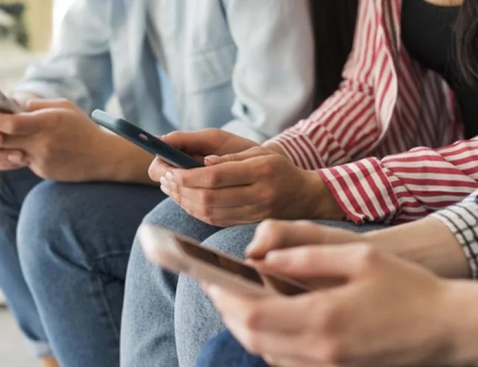 Bahaya Popcorn Brain Akibat Terlalu Rajin Scroll Instagram & TikTok