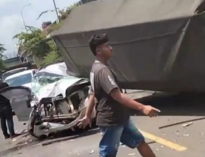 Kecelakaan Parah di Samping Fly Over Gayam Bojonegoro, Evakuasi Sedang Berlangsung