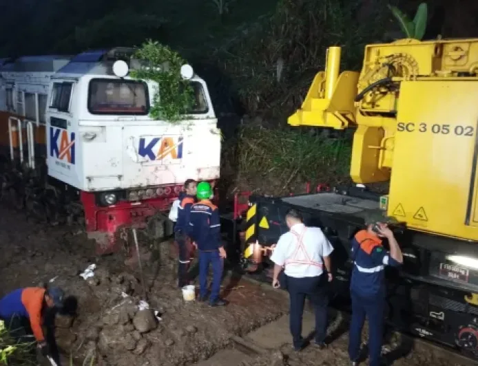 Jalur Kereta Api Maswati-Sasaksaat Kembali Normal Setelah Longsor 2026