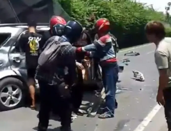 Kecelakaan di Bawah Flyover Gayam Bojonegoro: Kronologi dan Korban Lengkap
