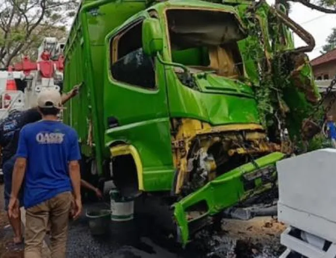 Kecelakaan Maut Dua Truk Adu Banteng di Cianjur, 1 Tewas dan 1 Luka
