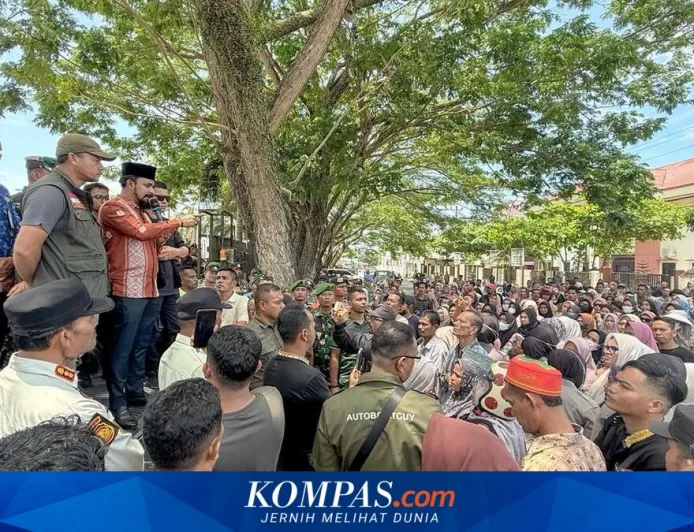 Penyintas Banjir Aceh Timur Demo Tuntut Transparansi Data Bantuan Korban