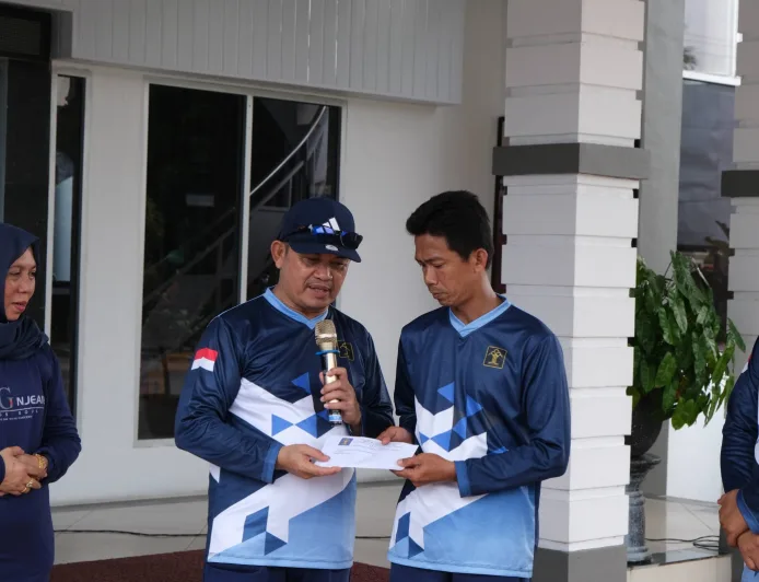 Kanwil Kemenkum Babel Berikan Dana Sosial untuk Keluarga Pegawai Berduka sebagai Bentuk Solidaritas