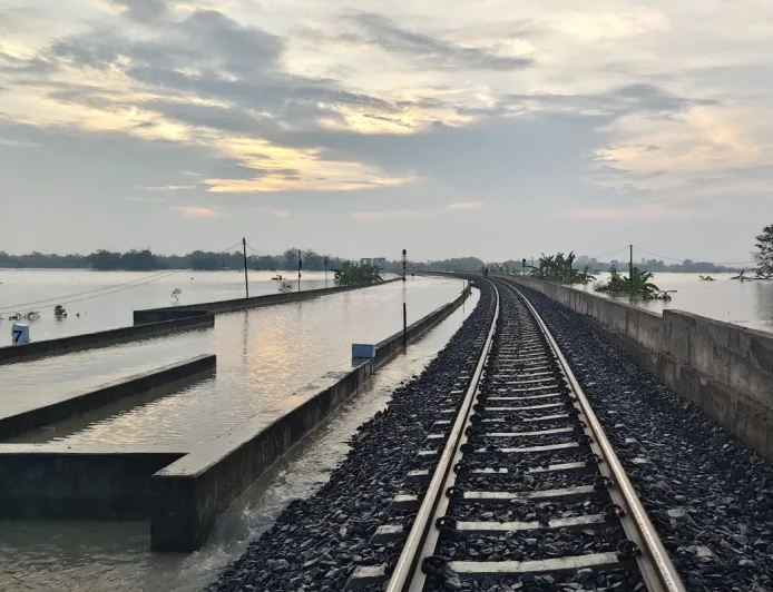 Perjalanan KA Jalur Utara Terganggu Akibat Banjir di Grobogan, Ini Dampaknya