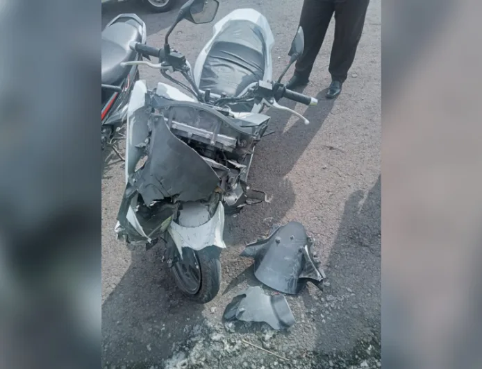 Perempuan Pengendara Supra Meninggal Akibat Tabrakan Adu Depan dengan PCX di Pasuruan