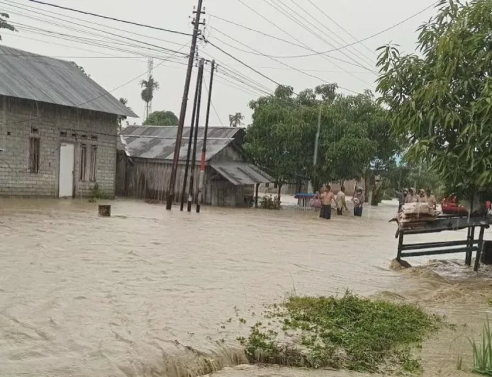 Banjir Rendam 10 Desa di Sirenja Donggala, Ratusan Rumah Terendam