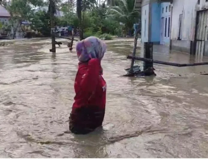 Banjir Luapan Sungai Mapaga Rendam 30 Rumah di Donggala, Warga Tetap Aman