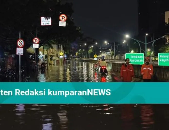 Banjir Setinggi 50 Cm Terjang Jalan Rasuna Said Arah Mampang Jaksel