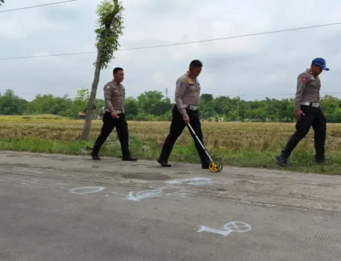 Lakalantas Sekeluarga Tewas di Plupuh: Pengacara Ungkap Faktor Eksternal Penyebab