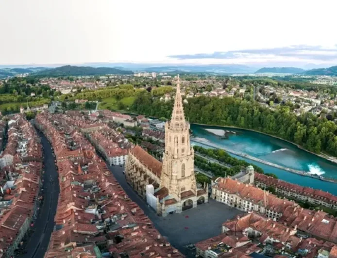 Fenomena Murtad Massal di Swiss: Strategi Warga Hindari Pajak Gereja Tinggi