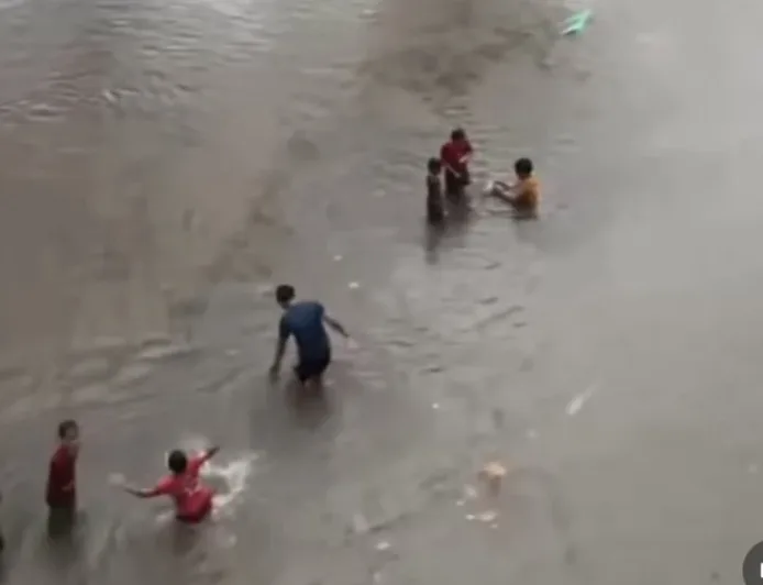 Hujan Deras Sebabkan Banjir dan Longsor di Tangerang Selatan Sabtu Ini