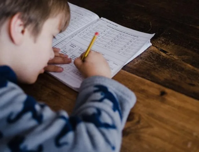 11 Kebiasaan Sehari-hari yang Menunjukkan IQ Rendah Menurut Studi Psikologi