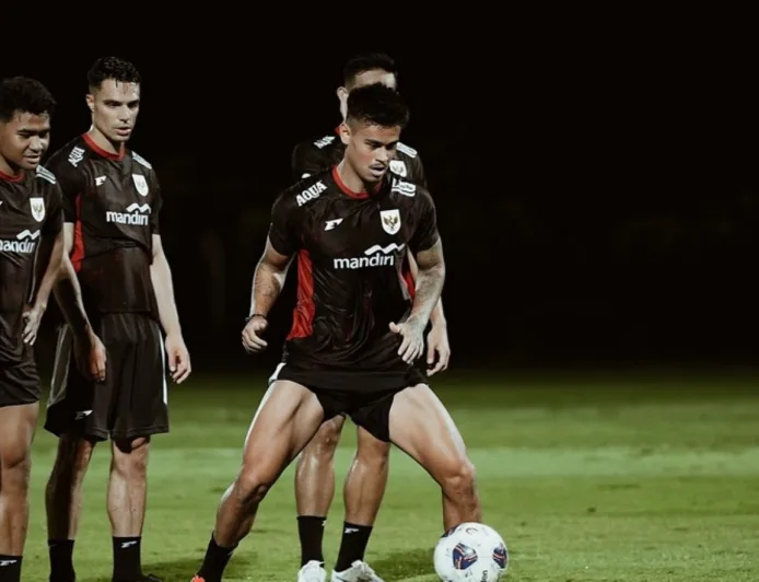 Jurnalis Belanda Kritik Pedas Keputusan Mees Hilgers dan Dean James Bela Timnas Indonesia