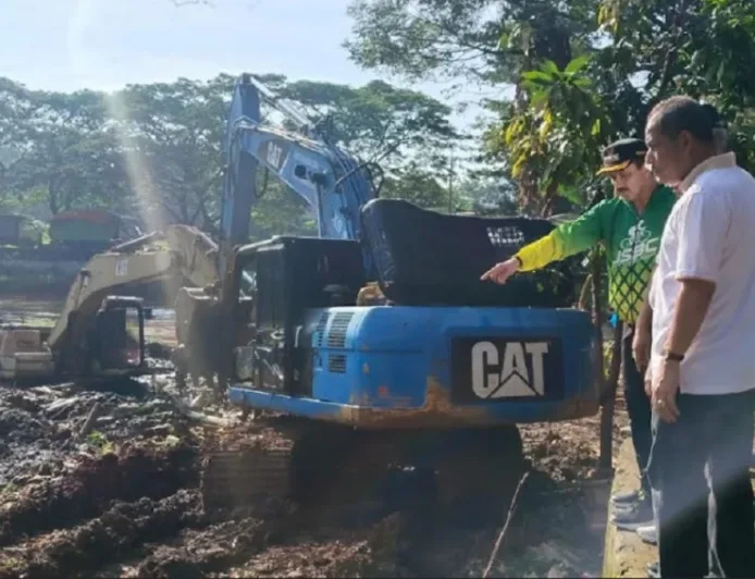 Pengerukan Kali Pesanggrahan oleh Pemkot Jaksel Antisipasi Banjir 2026