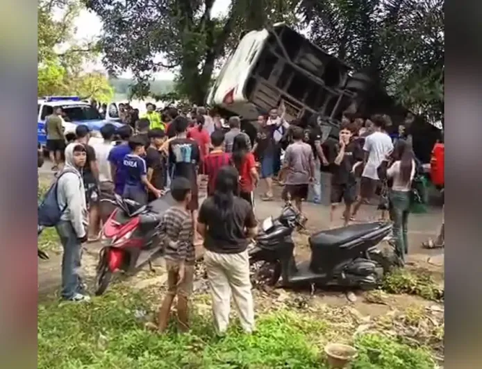 Kecelakaan Bus DAMRI Sintang-Pontianak di Sanggau, 1 Penumpang Tewas