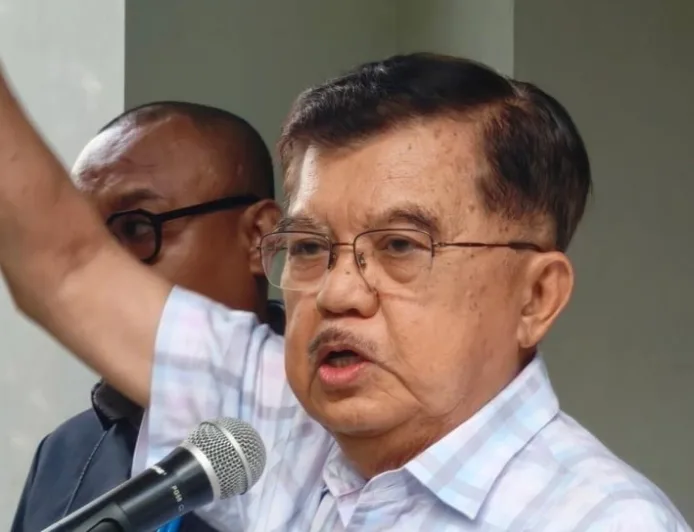 Jusuf Kalla Bantah Danai Isu Ijazah Jokowi dan Siap Tempuh Jalur Hukum