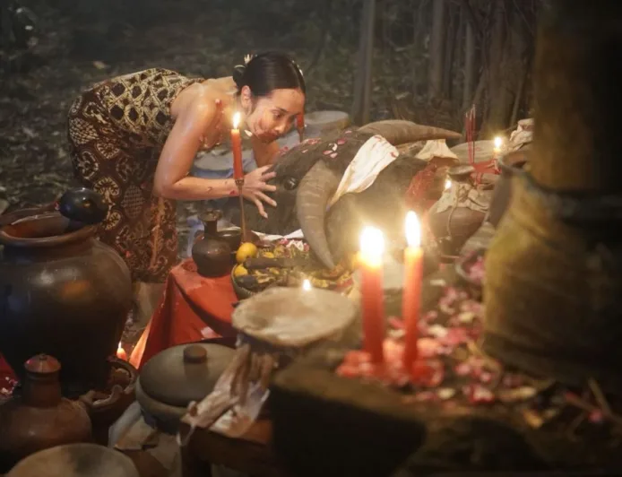 Film Horor Aku Harus Mati Angkat Isu Pinjol dan Tekanan Sosial dengan Pesan Kuat