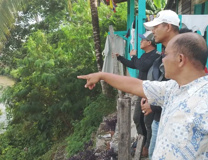 11 Rumah Warga di OKU Terancam Longsor Akibat Tergerus Sungai Ogan