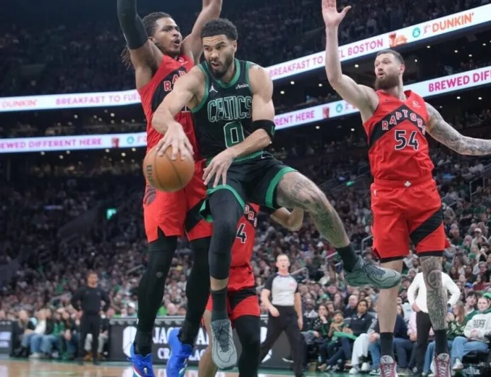 Celtics Menyapu Bersih Raptors Musim Ini, Jaylen Brown dan Jayson Tatum Bersinar