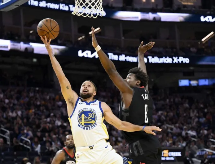 Stephen Curry Kembali, Warriors Kalah Tipis dari Rockets 116-117